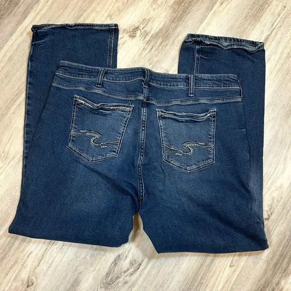 Silver Jeans / Suki Bootcut Medium Dark Wash Jeans / Women’s Size 20/L33 - Picture 2 of 5